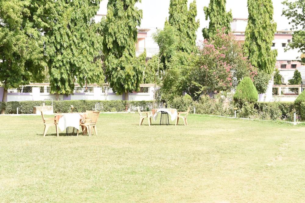 Hotel Lumbini International Bodh Gaya Dış mekan fotoğraf