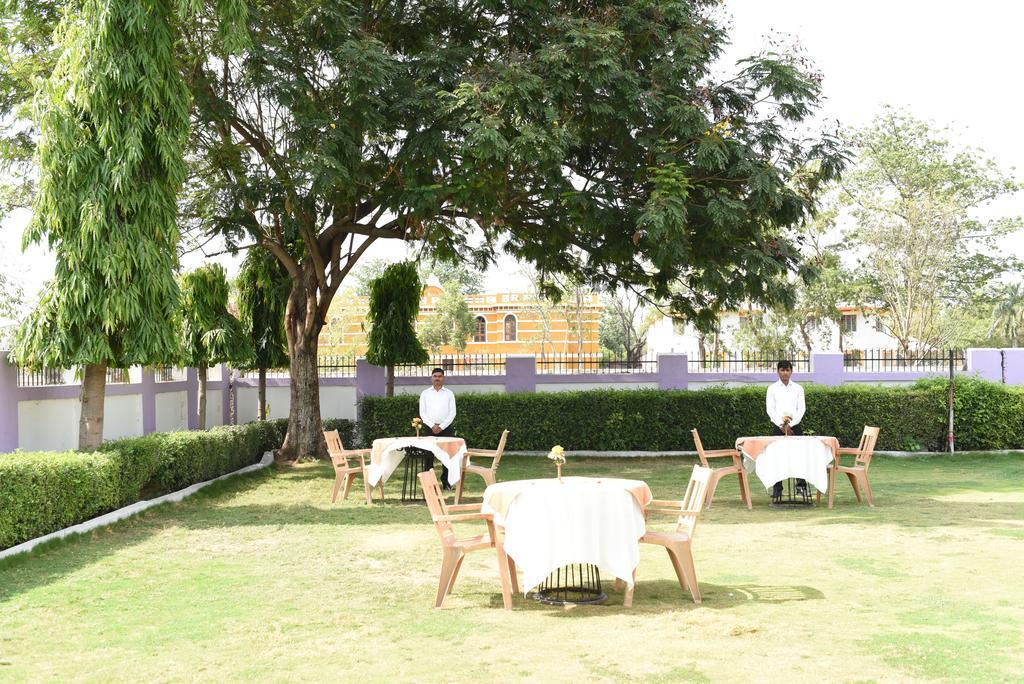 Hotel Lumbini International Bodh Gaya Dış mekan fotoğraf
