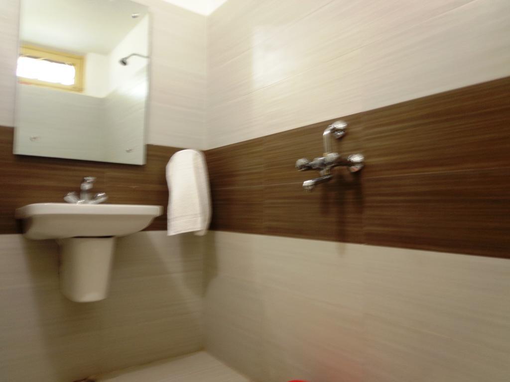 Hotel Lumbini International Bodh Gaya Dış mekan fotoğraf