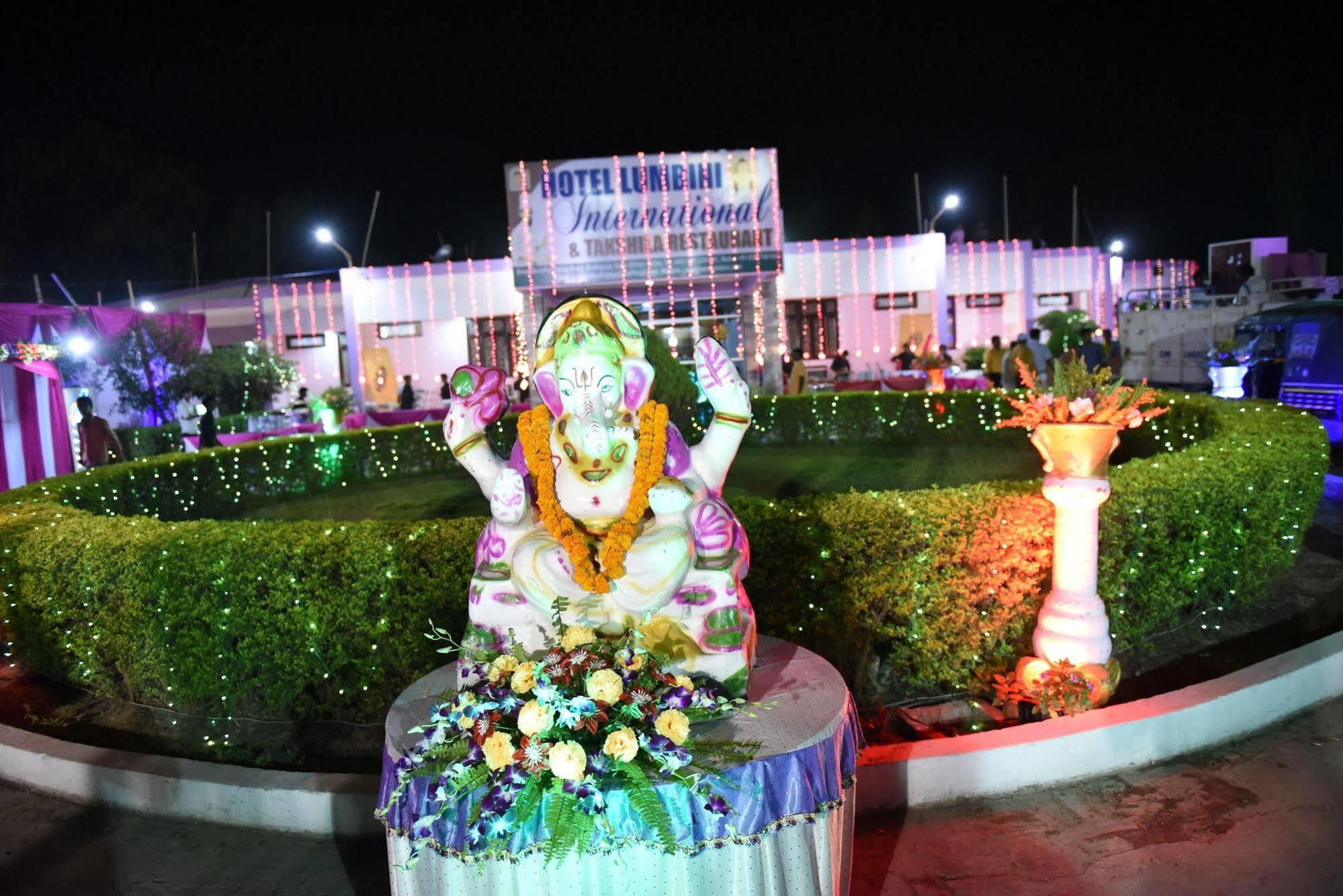 Hotel Lumbini International Bodh Gaya Dış mekan fotoğraf