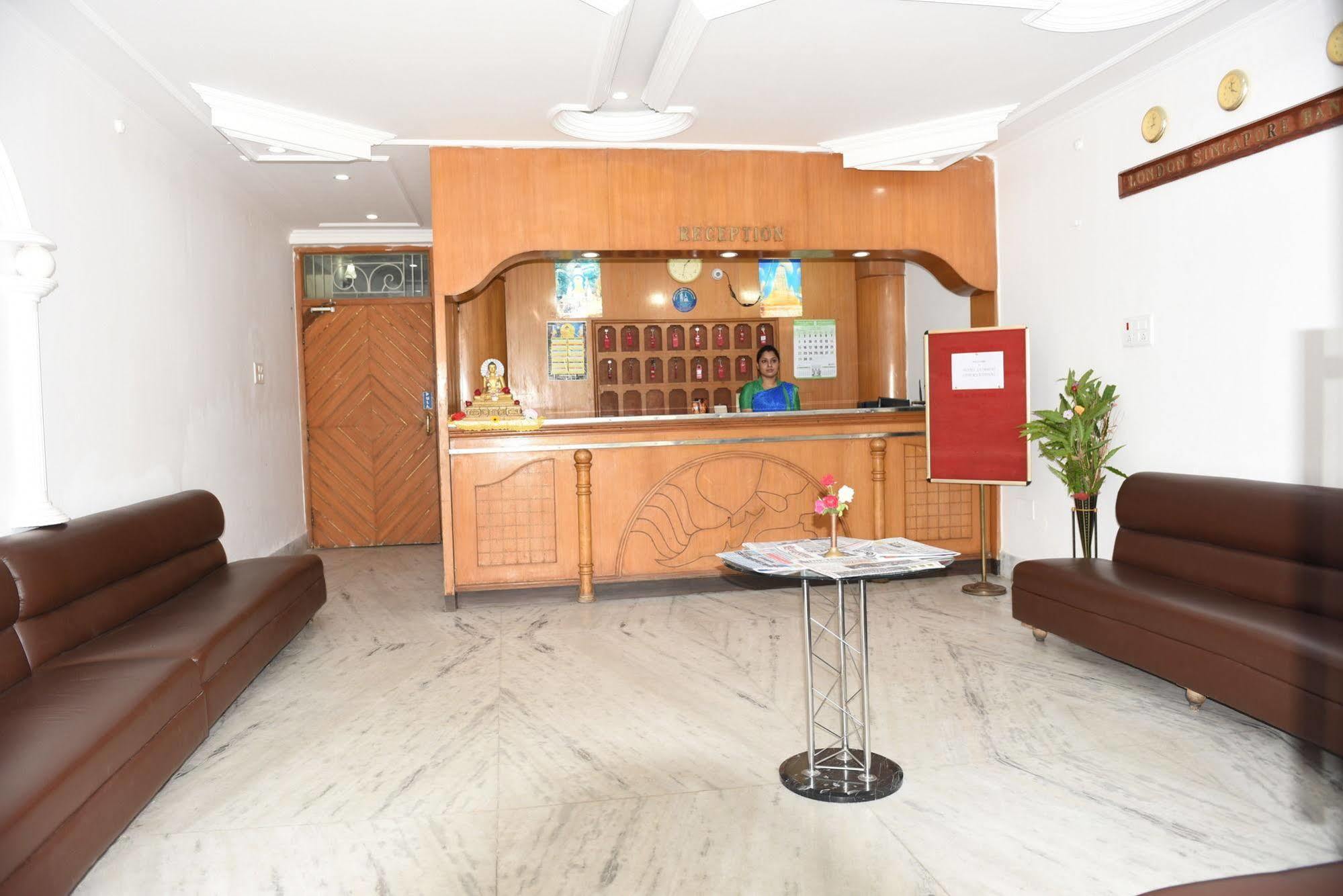 Hotel Lumbini International Bodh Gaya Dış mekan fotoğraf